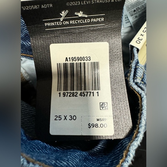 NWT Levi’s straight leg jeans - Picture 3 of 7
